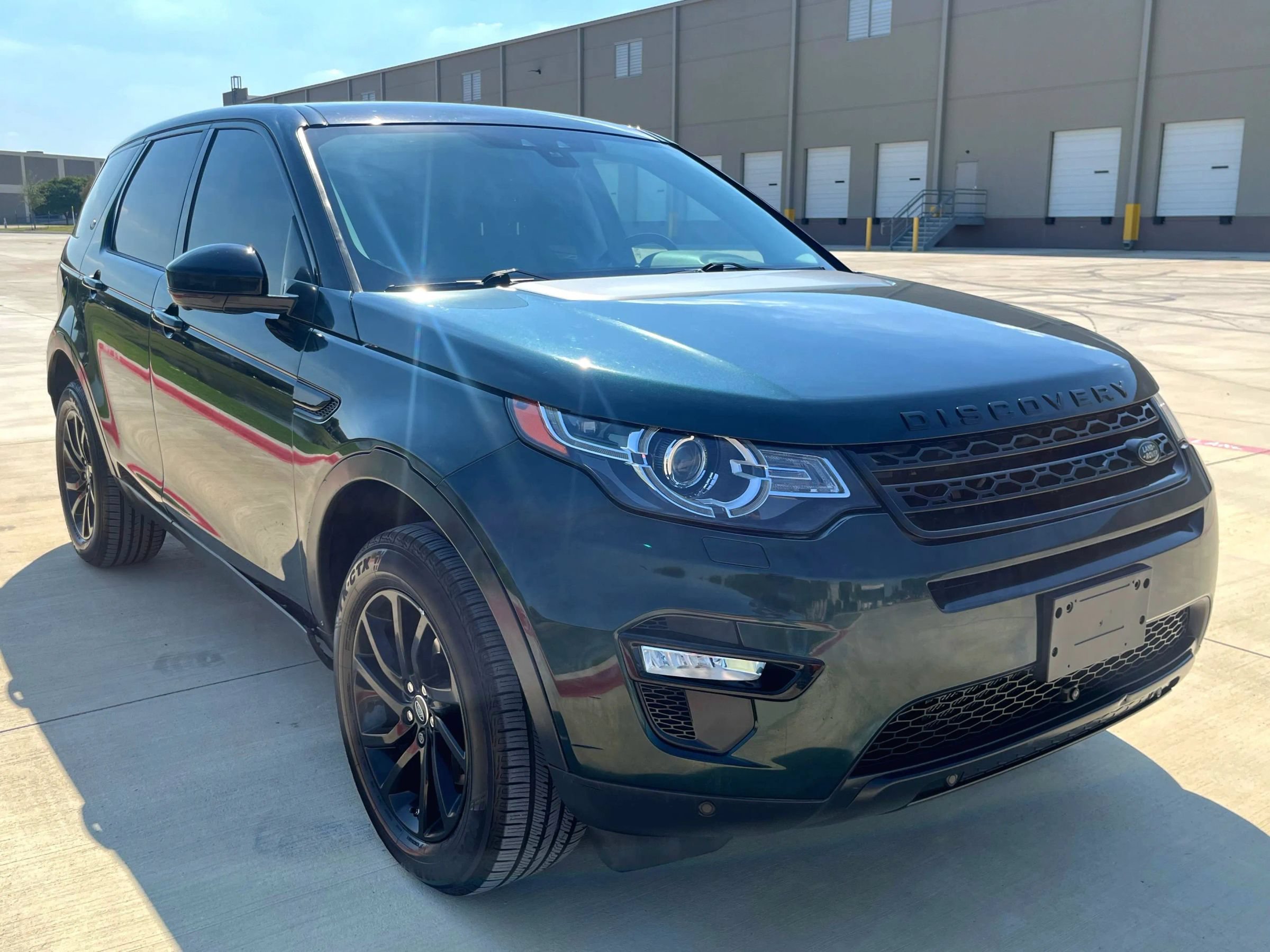 Used 2016 Land Rover Discovery Sport HSE AWD/4WD image 4