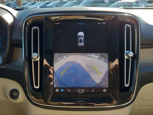 Used 2023 Volvo XC40 B5 Plus image 31