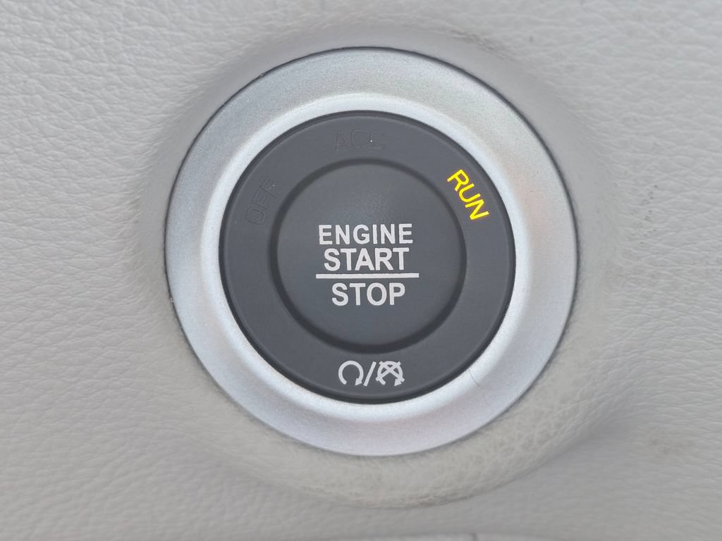Used 2024 Chrysler Pacifica Limited FWD image 35