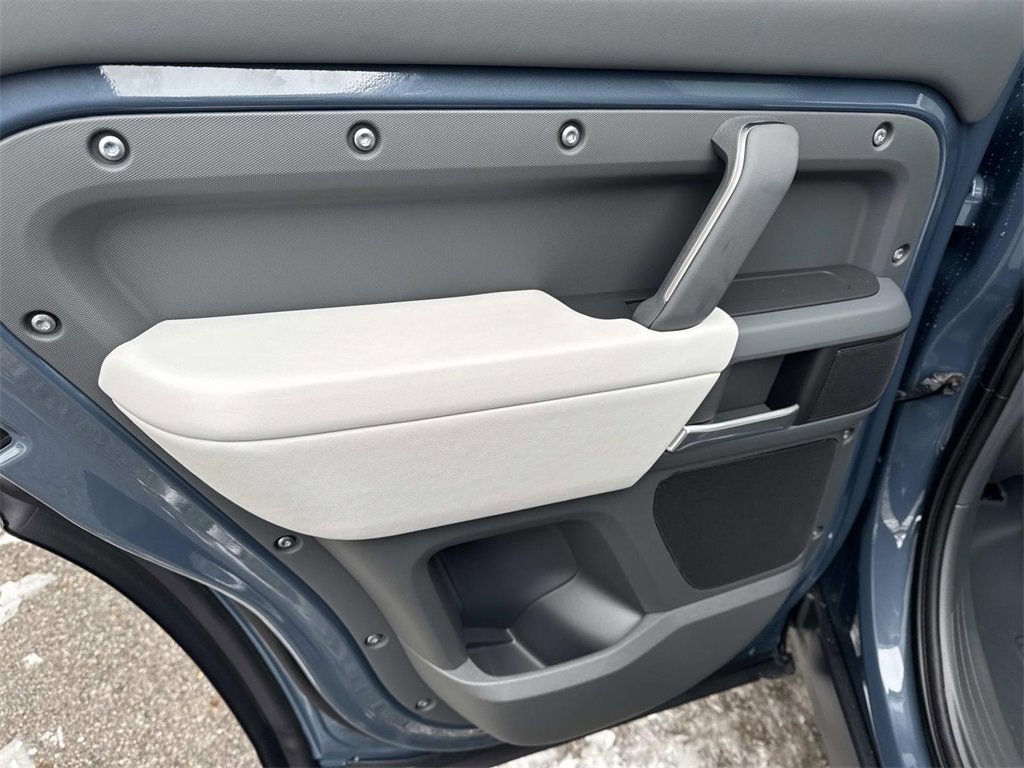 New 2026 Land Rover Defender 110 X-Dynamic SE image 11