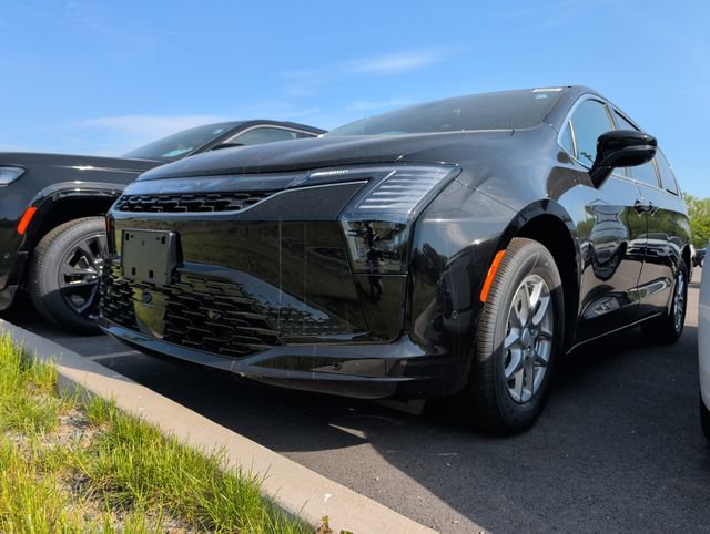 New 2027 Chrysler Pacifica Select FWD image 1
