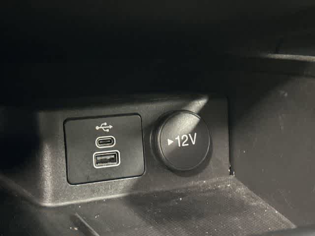 Used 2025 Ford Escape ST-Line Select AWD/4WD image 25