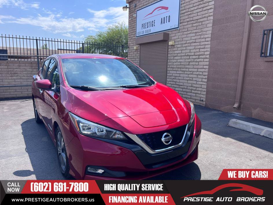 Used 2018 Nissan Leaf SV w/ SV Technology Package FWD image 2