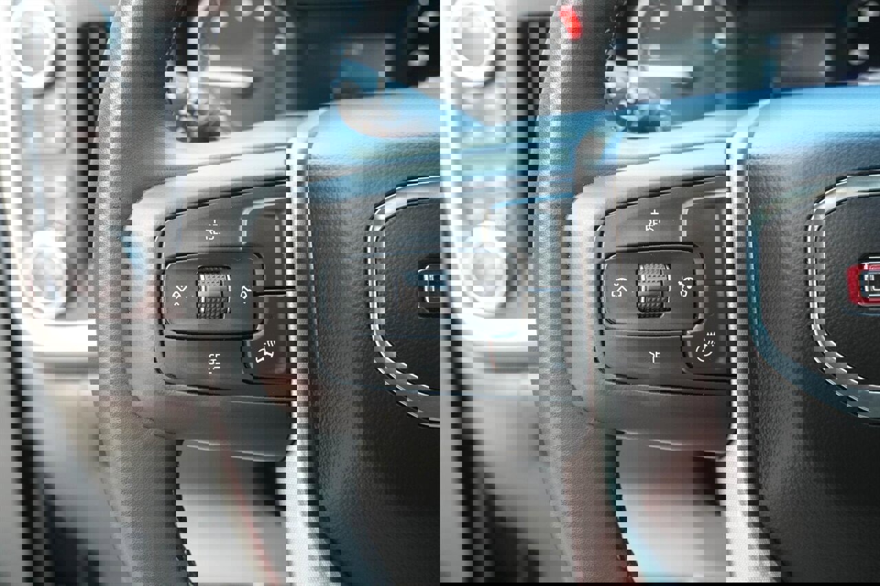 Used 2023 GMC Sierra 2500 SLT w/ SLT Premium Package image 20