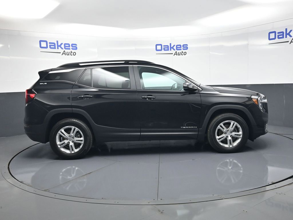 Used 2023 GMC Terrain SLE w/ Driver Convenience Package AWD/4WD image 9