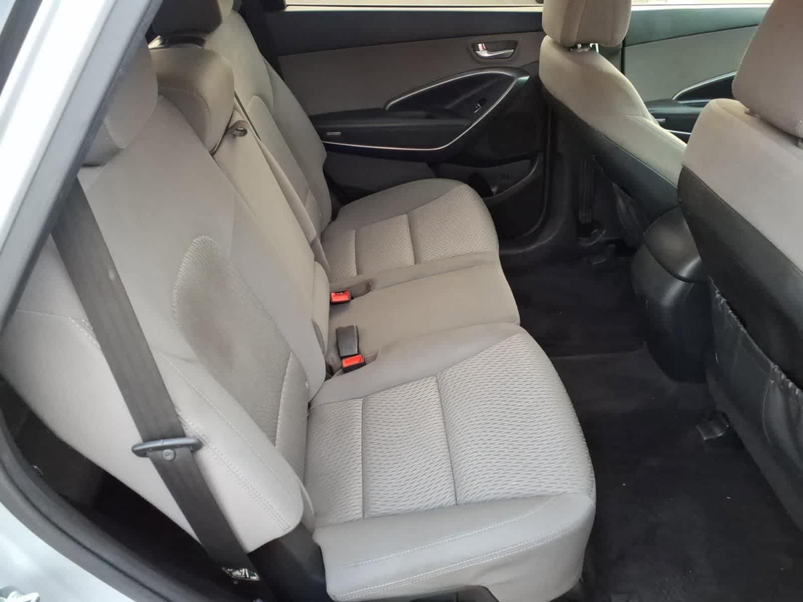 Used 2018 Hyundai Santa Fe SE FWD image 12