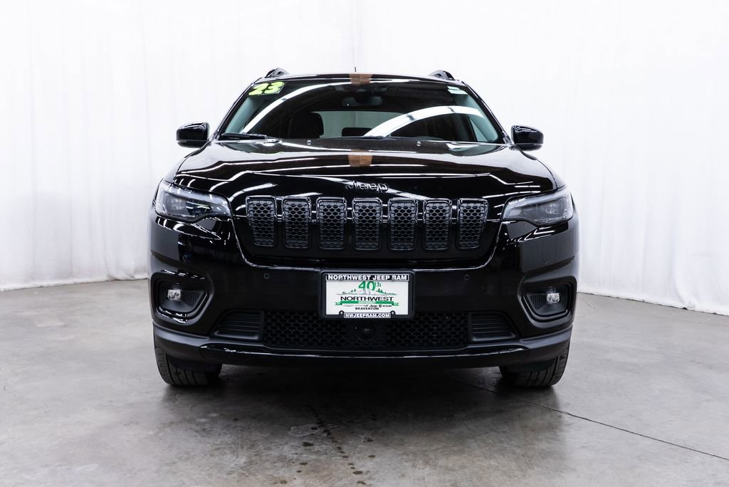 Used 2023 Jeep Cherokee Altitude Lux AWD/4WD image 2