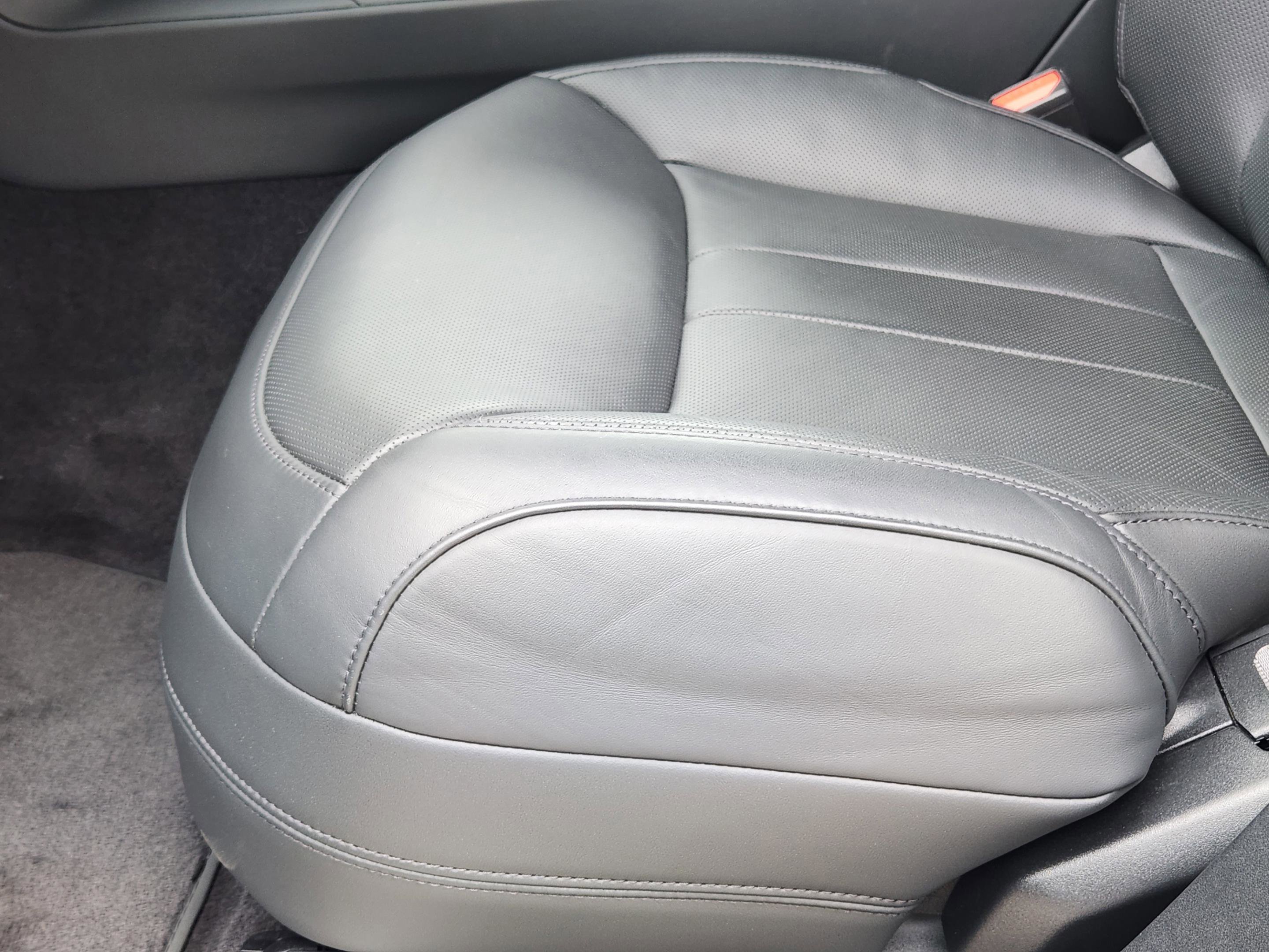 Used 2025 Land Rover Range Rover Sport SE AWD/4WD image 23