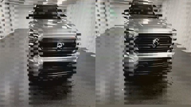 Used 2024 Toyota Tacoma SR image 3