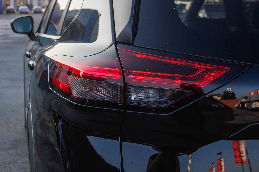 New 2025 Nissan Rogue SV w/ SV Premium Package image 10