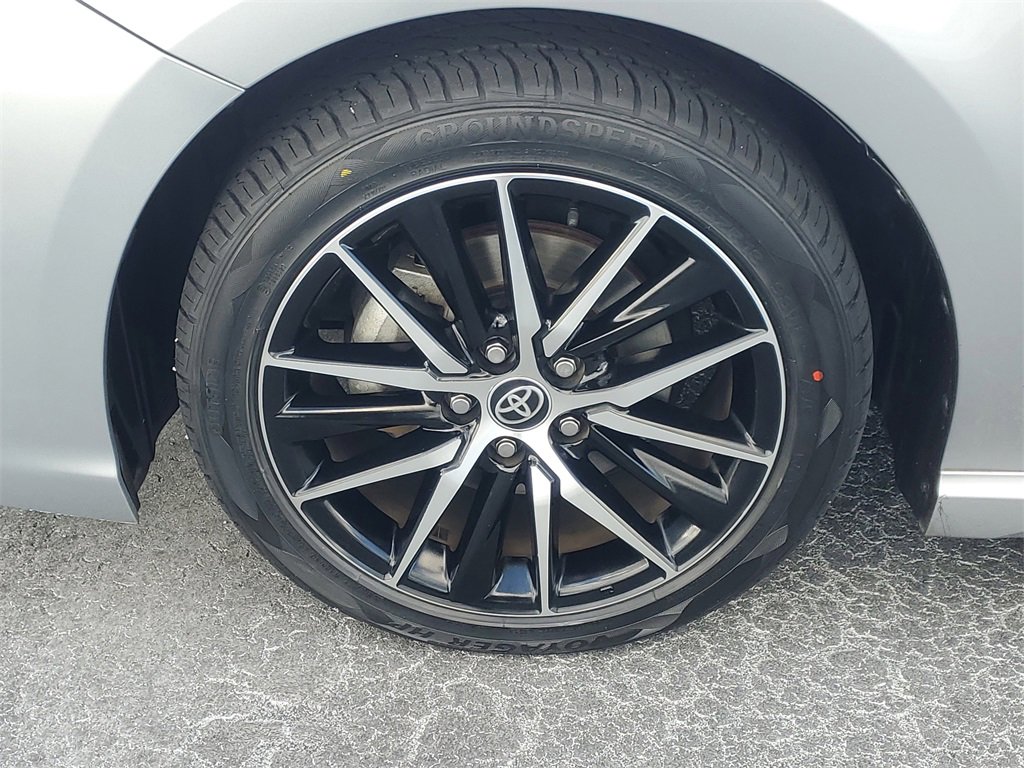 Used 2023 Toyota Camry SE image 4