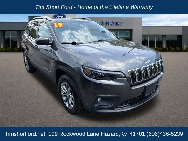 Used 2019 Jeep Cherokee Latitude Plus w/ Comfort/Convenience Group AWD/4WD image 4