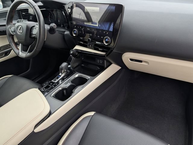Used 2024 Lexus NX 350h AWD image 33