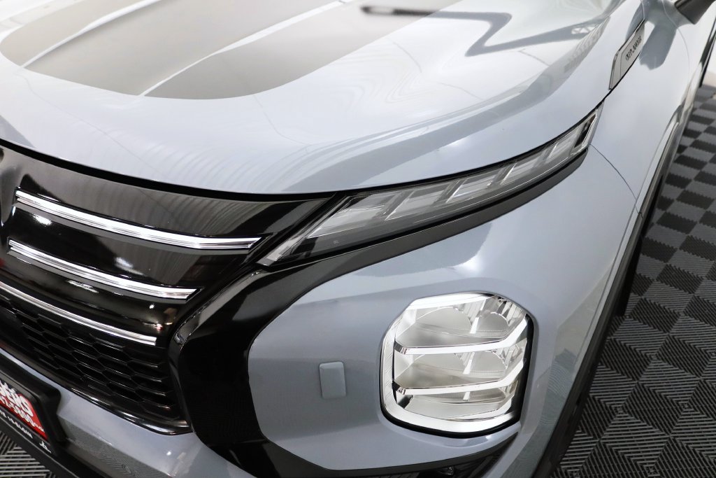 Used 2026 Mitsubishi Outlander AWD image 11