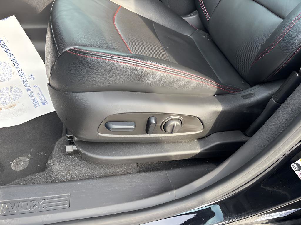 Used 2023 Chevrolet Equinox RS w/ RS Leather Package AWD/4WD image 24
