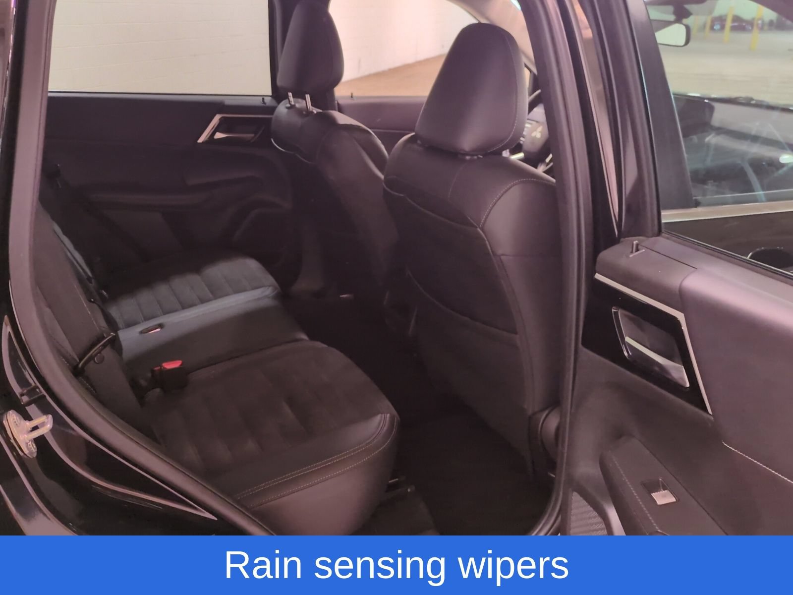 Used 2023 Mitsubishi Outlander SE AWD/4WD image 12