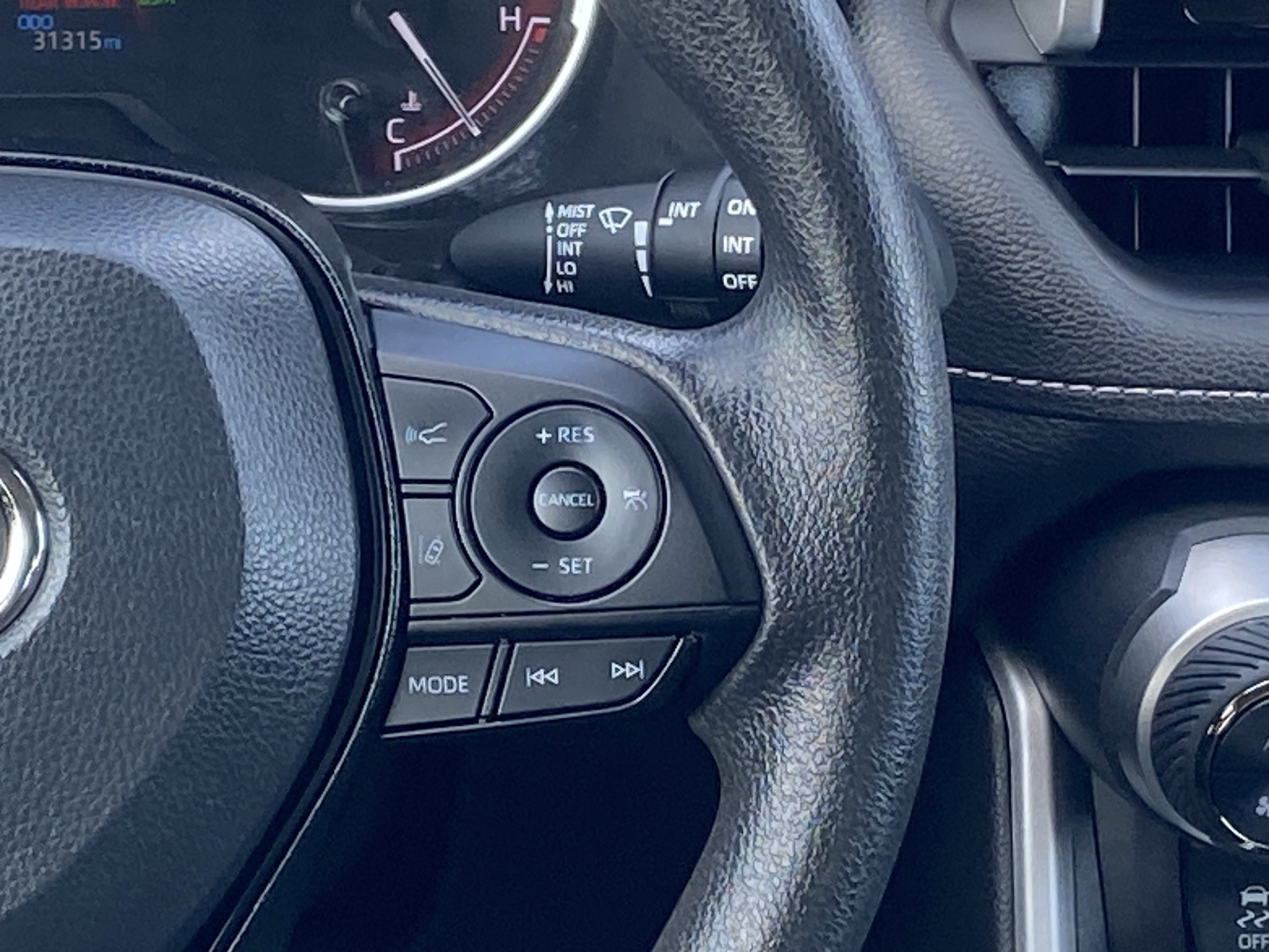Certified 2025 Toyota RAV4 XLE FWD image 18