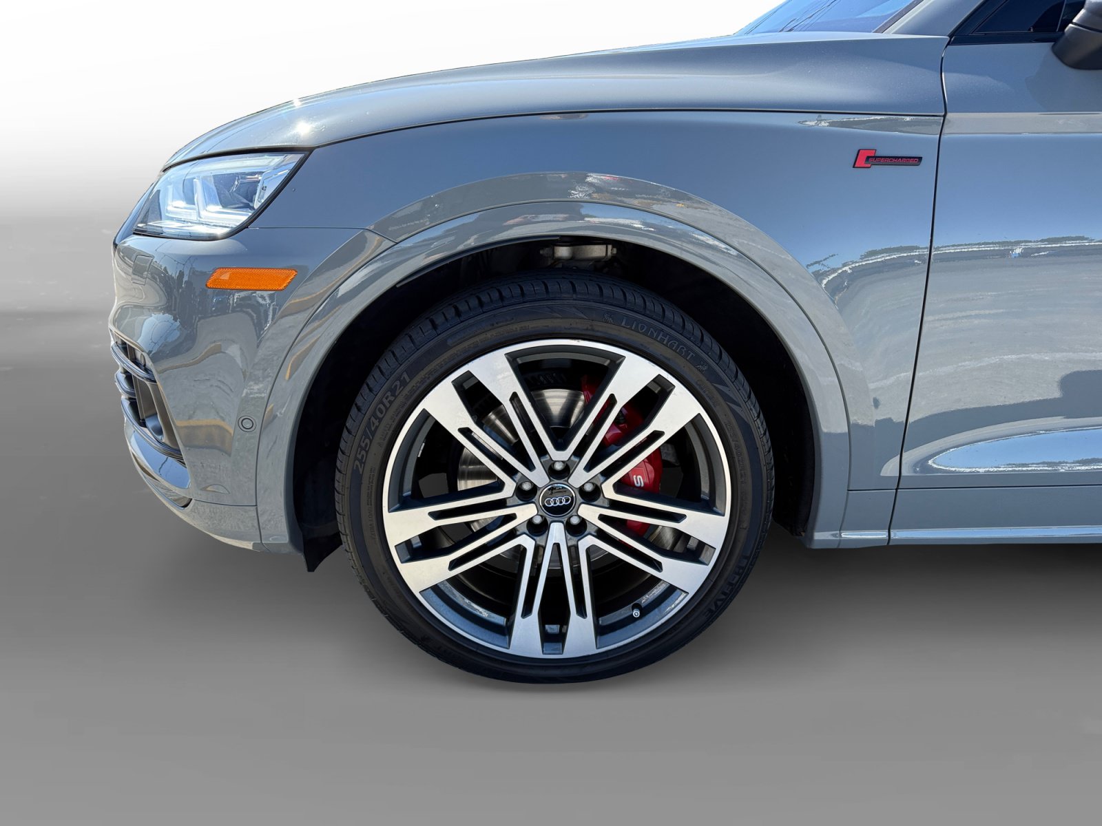 Used 2019 Audi SQ5 Prestige w/ Prestige Package AWD/4WD image 9