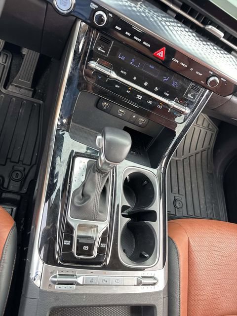 Used 2023 Kia Carnival SX Prestige image 27