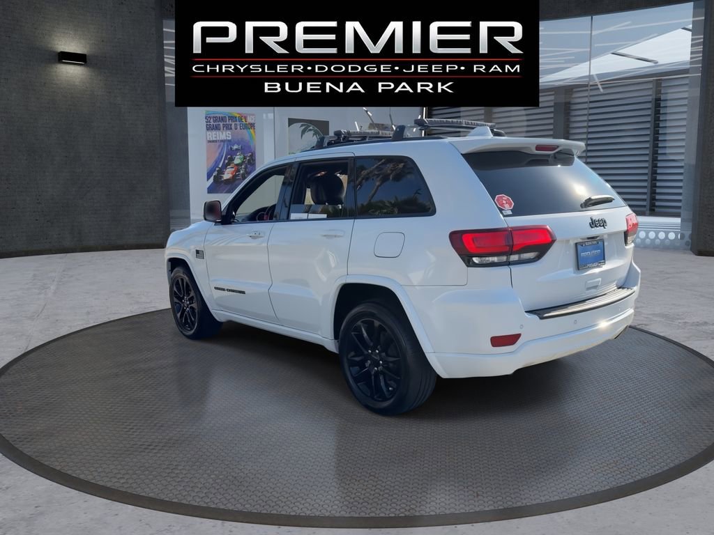 Used 2020 Jeep Grand Cherokee Altitude RWD image 6