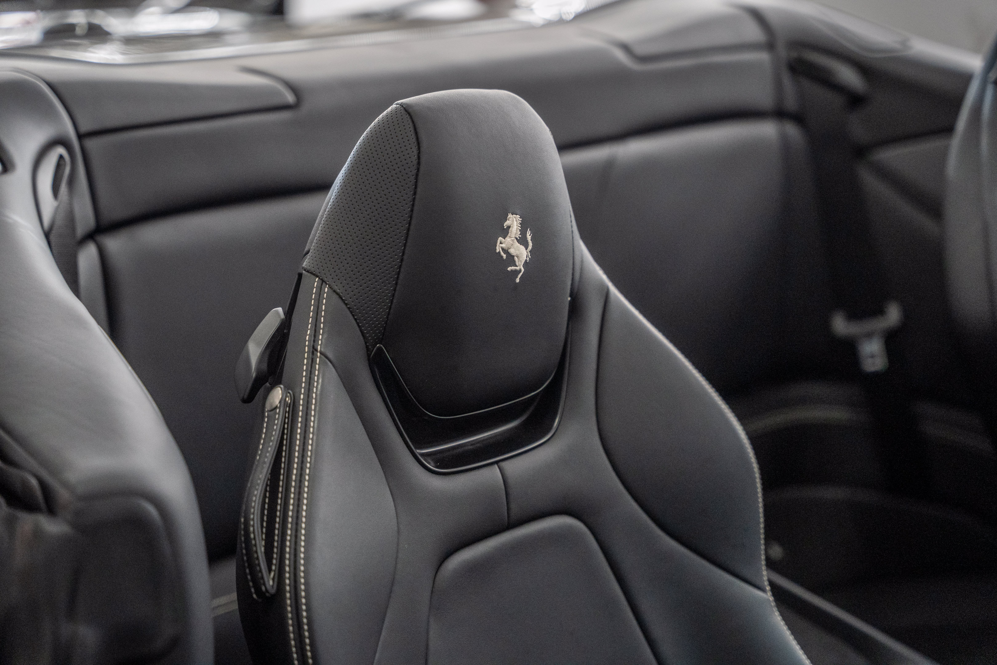 Used 2020 Ferrari Portofino RWD image 34
