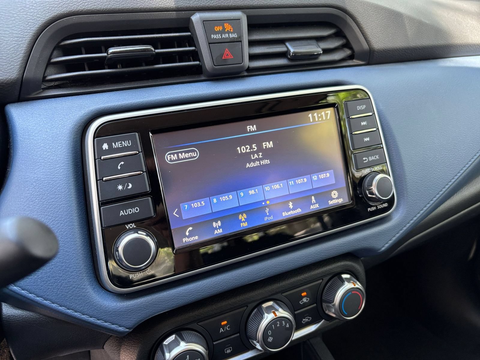 Used 2025 Nissan Versa SV FWD image 19