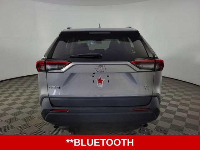 Used 2021 Toyota RAV4 LE AWD/4WD image 7
