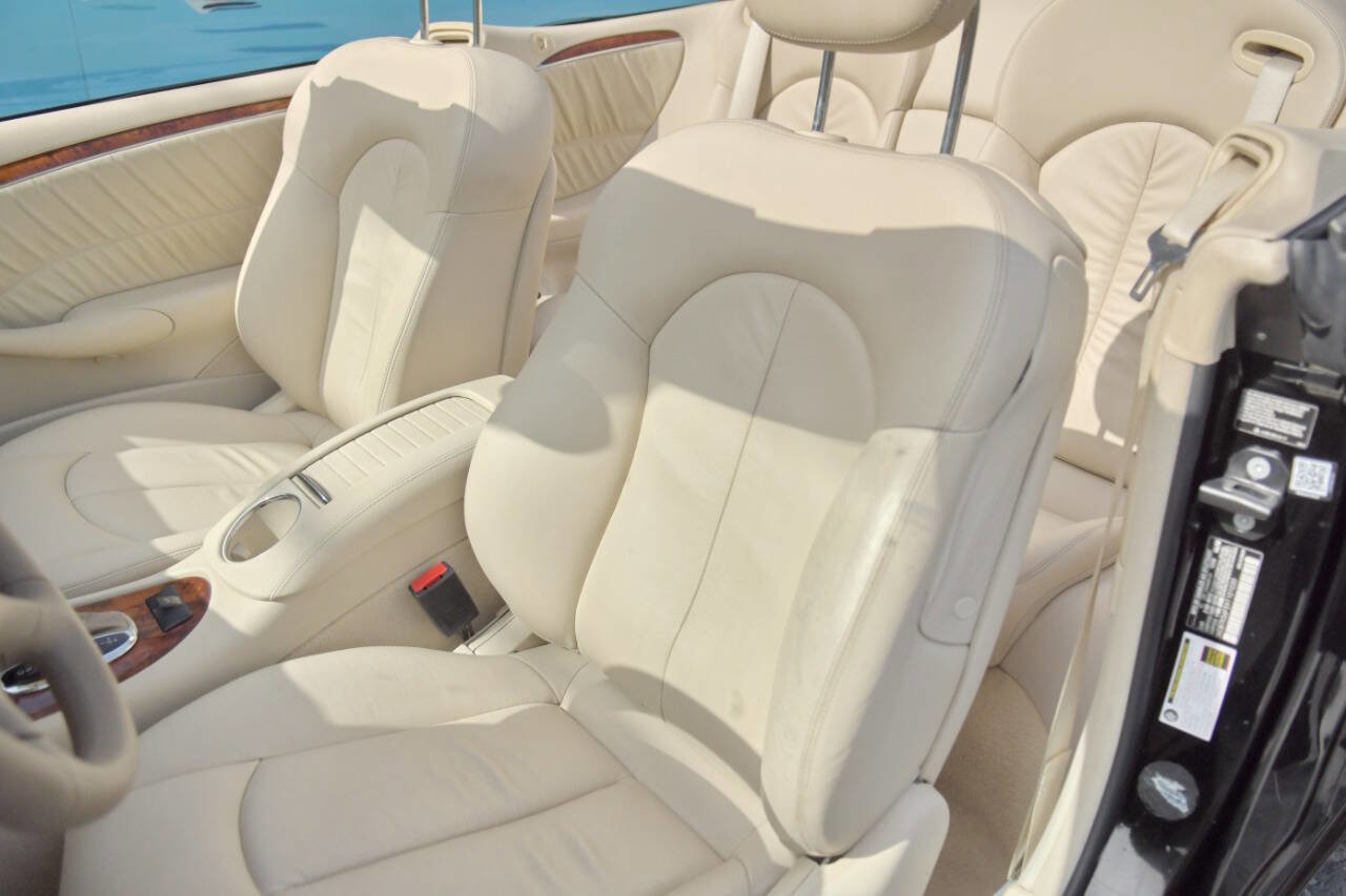 Used 2009 Mercedes-Benz CLK 350 Cabriolet image 14