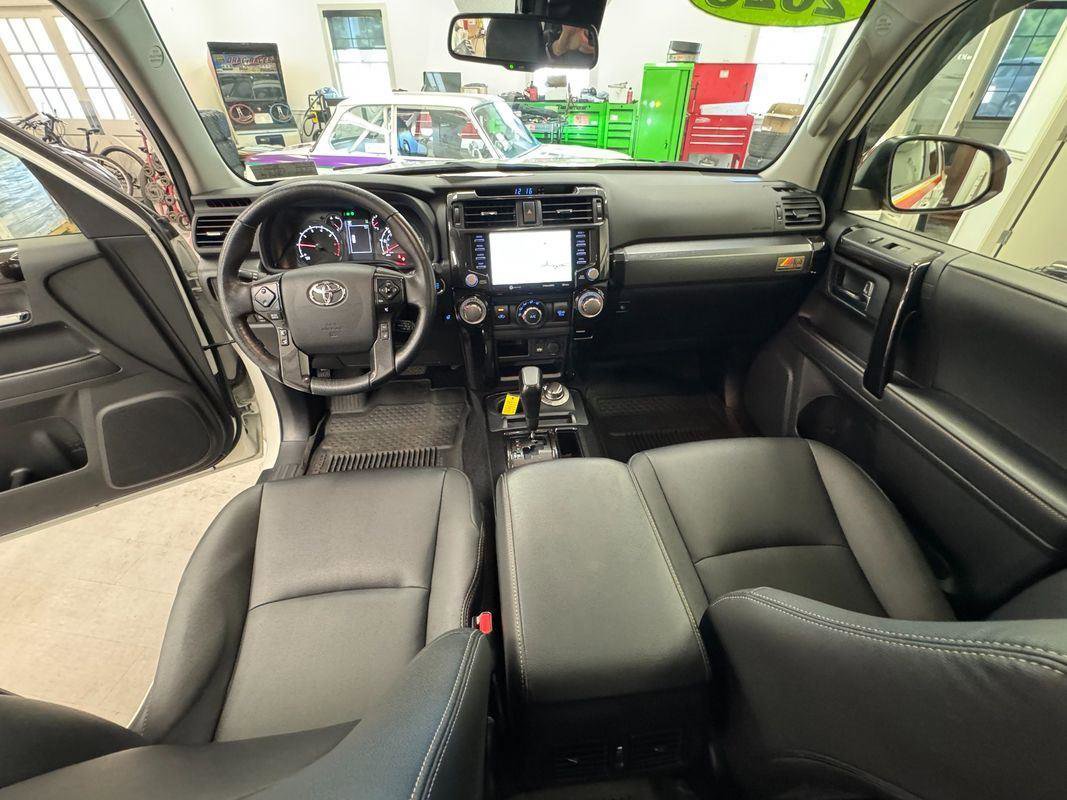 Used 2023 Toyota 4Runner 40th Anniversary SE AWD/4WD image 4