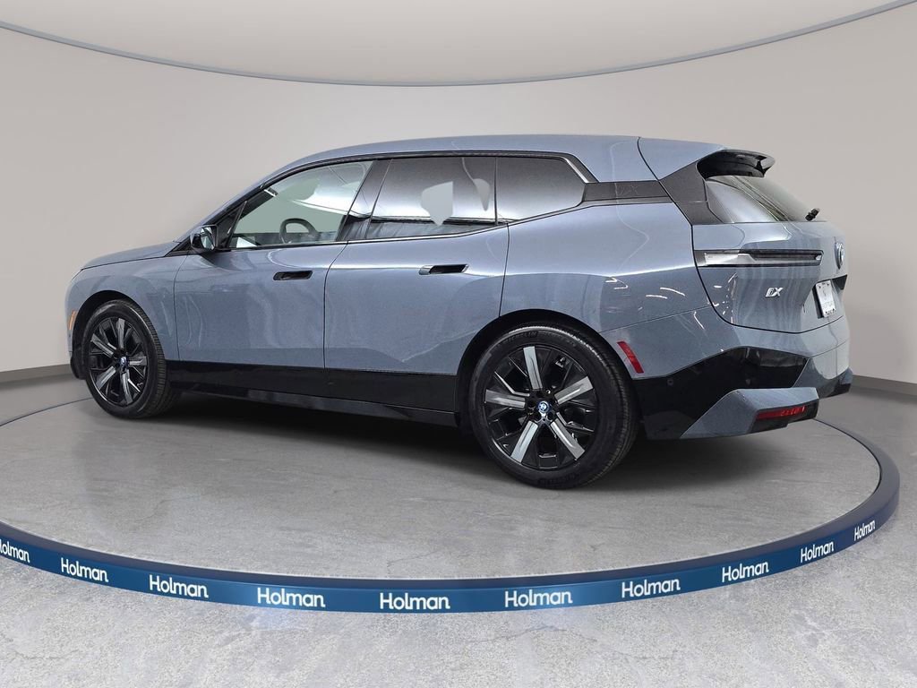 Used 2023 BMW iX xDrive50 w/ Premium Package image 8