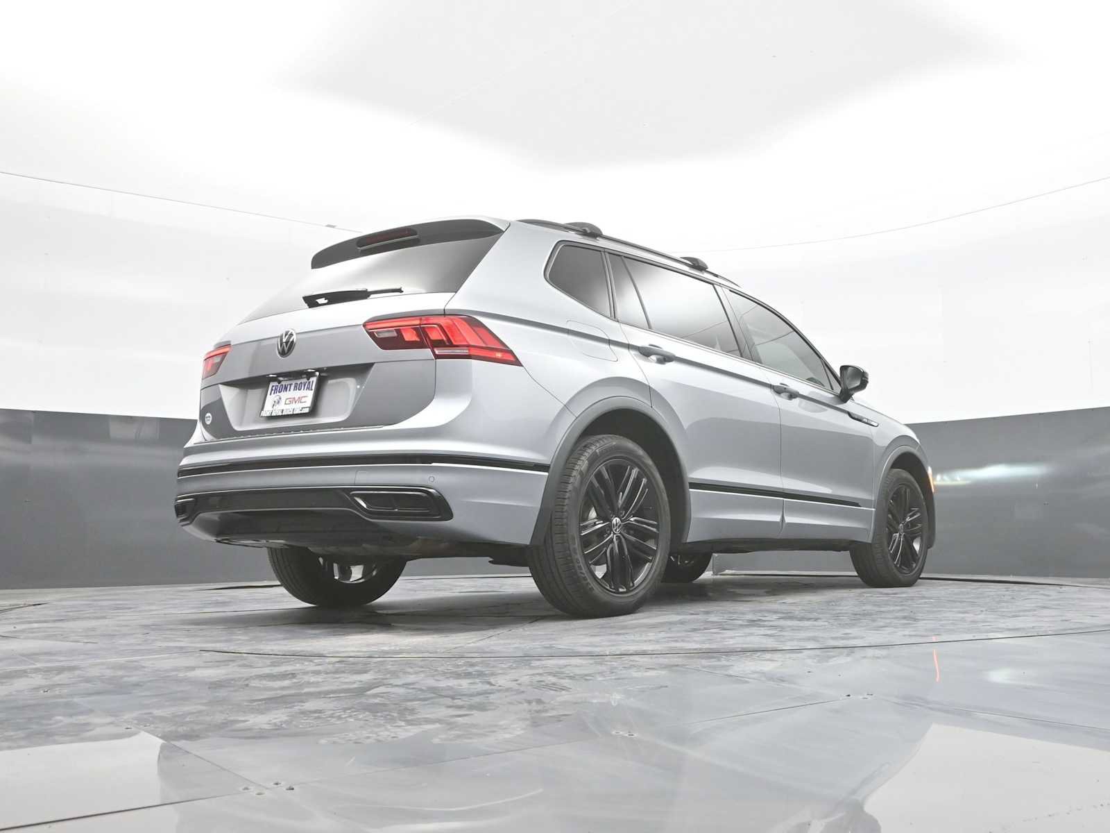 Used 2022 Volkswagen Tiguan SE R-Line AWD/4WD image 47