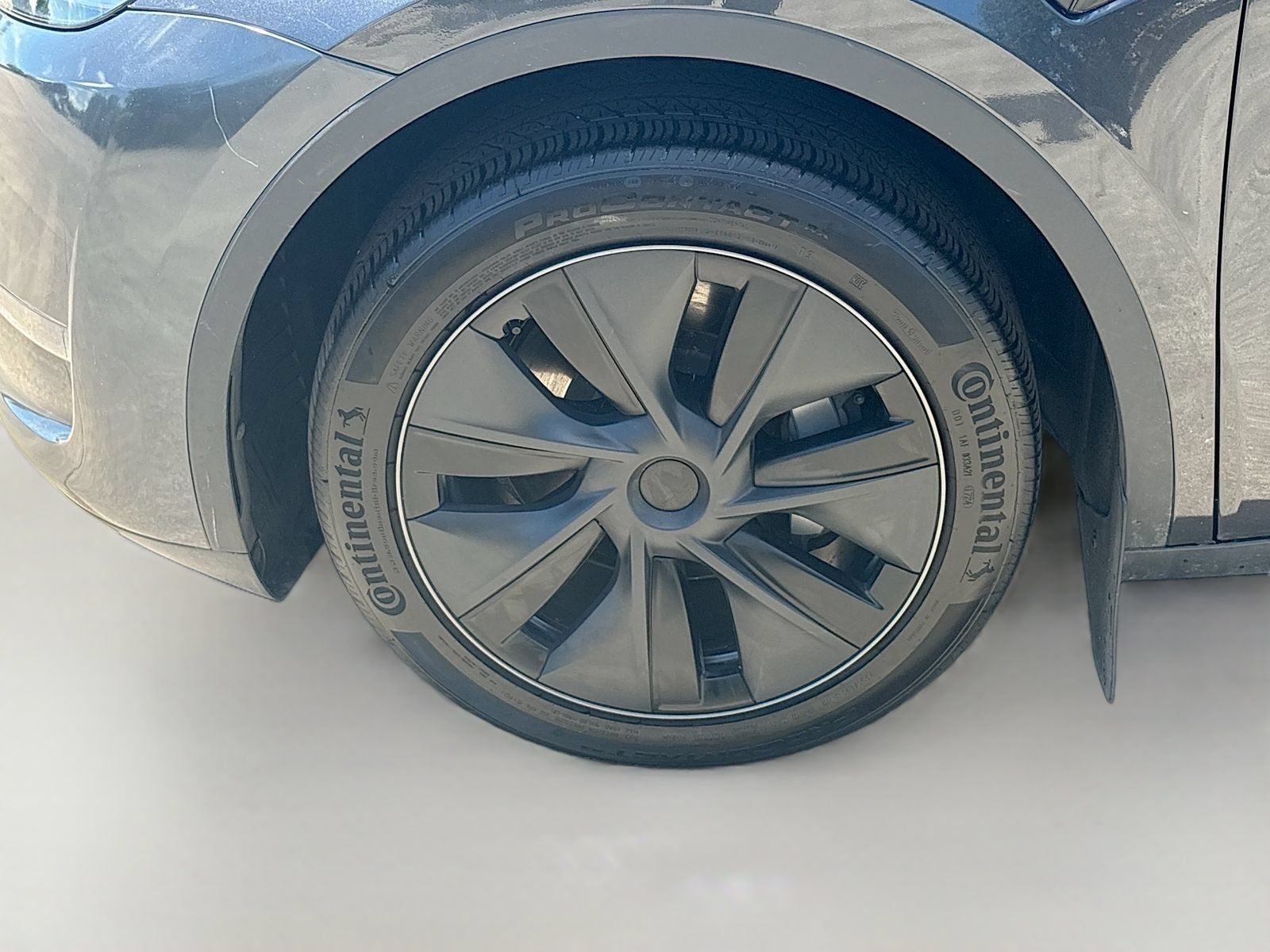 Used 2024 Tesla Model Y Long Range RWD image 28