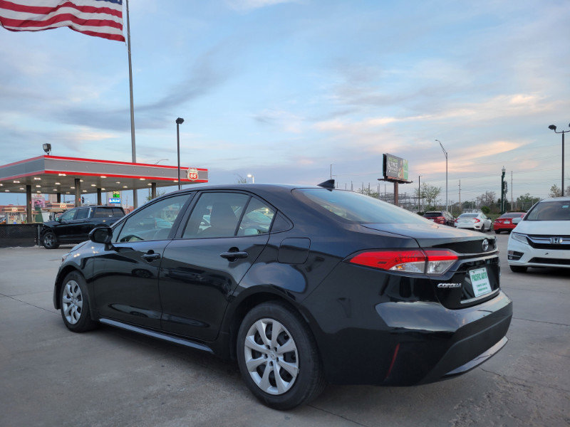 Used 2022 Toyota Corolla LE FWD image 5