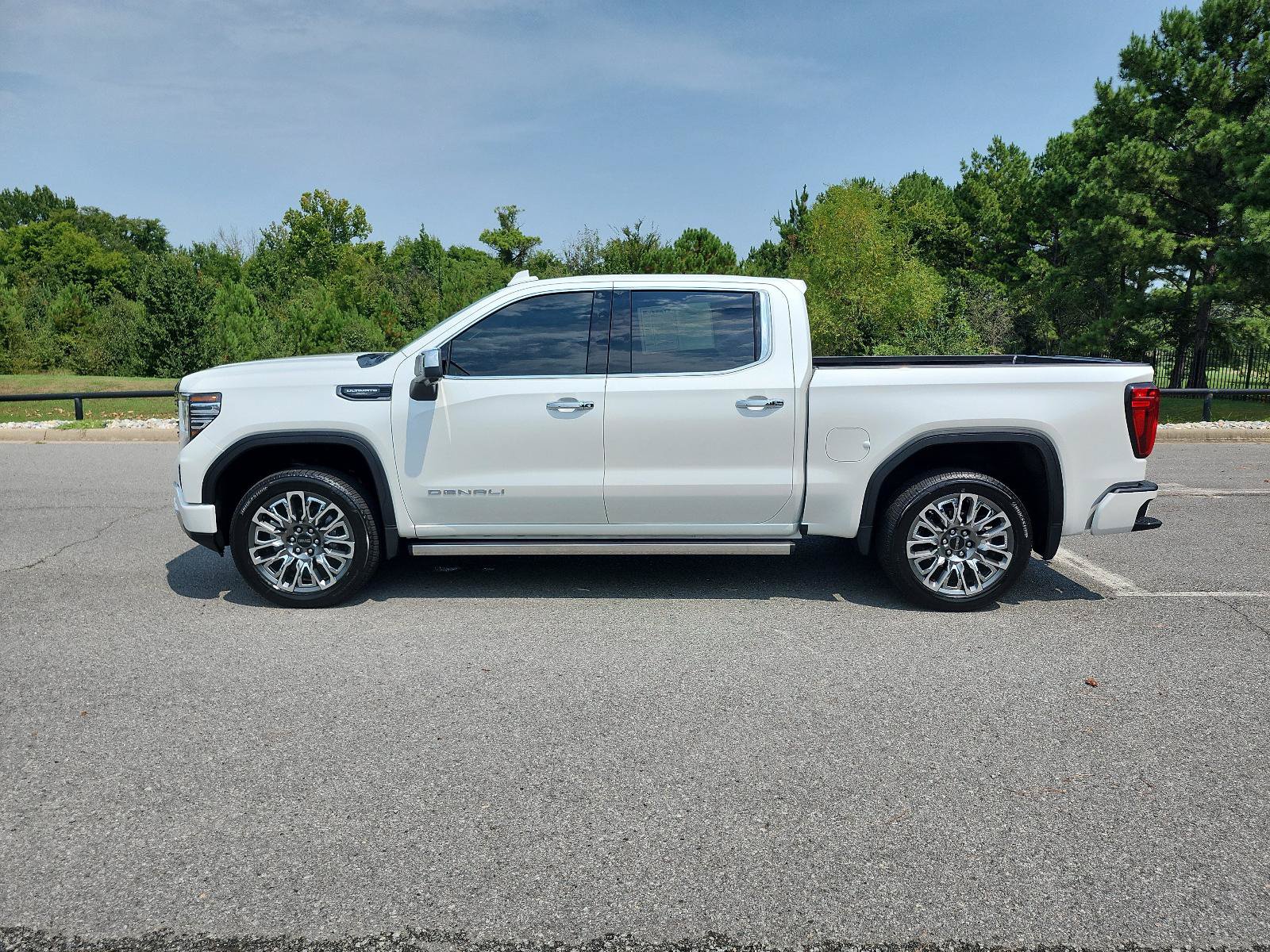 Used 2025 GMC Sierra 1500 Denali Ultimate AWD/4WD image 2