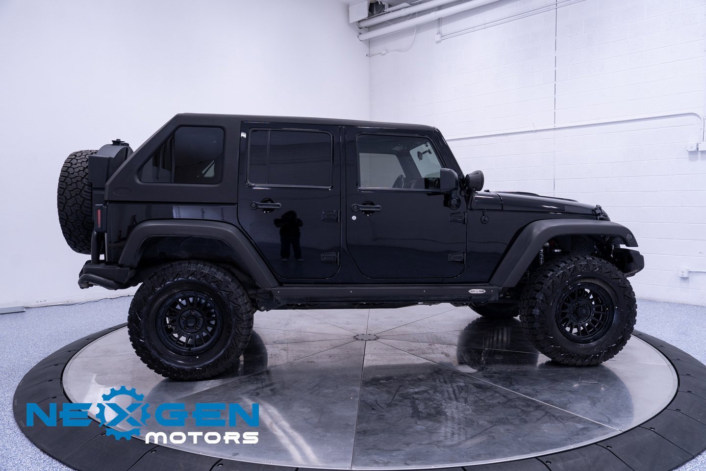 Used 2011 Jeep Wrangler Unlimited Rubicon image 40