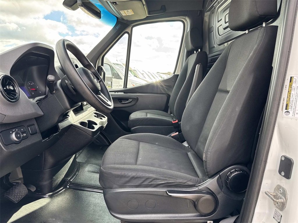 Used 2021 Mercedes-Benz Sprinter 2500 image 15