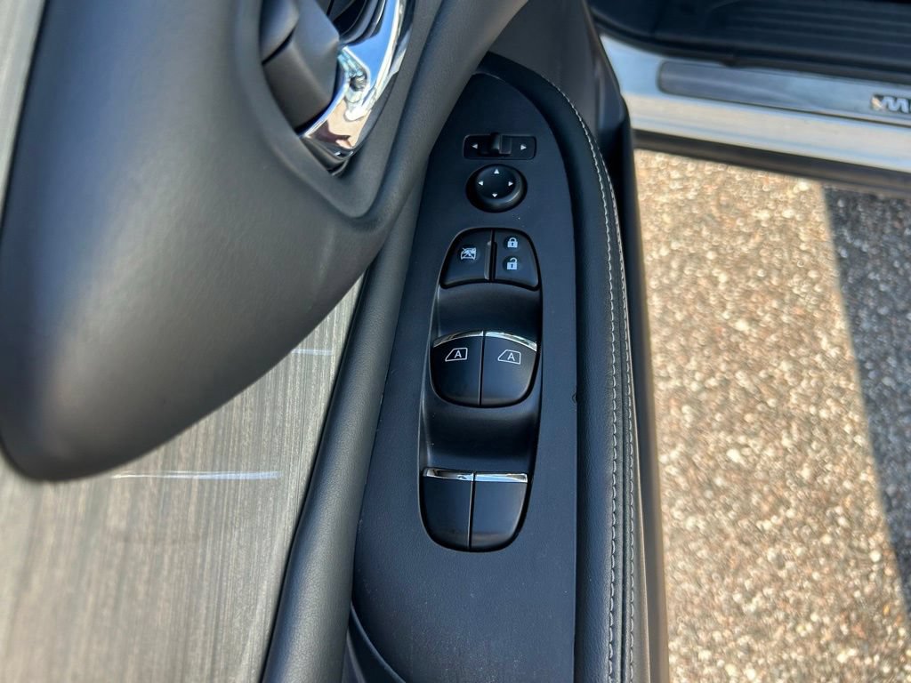 Used 2018 Nissan Murano SL w/ Midnight Edition Package AWD/4WD image 19