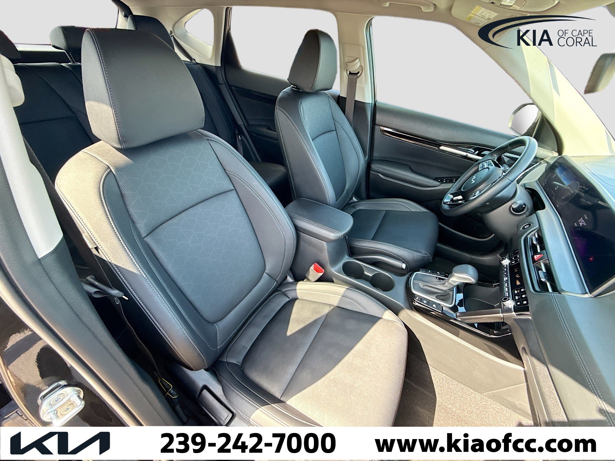 Certified 2025 Kia Seltos EX w/ EX Sunroof Package image 14