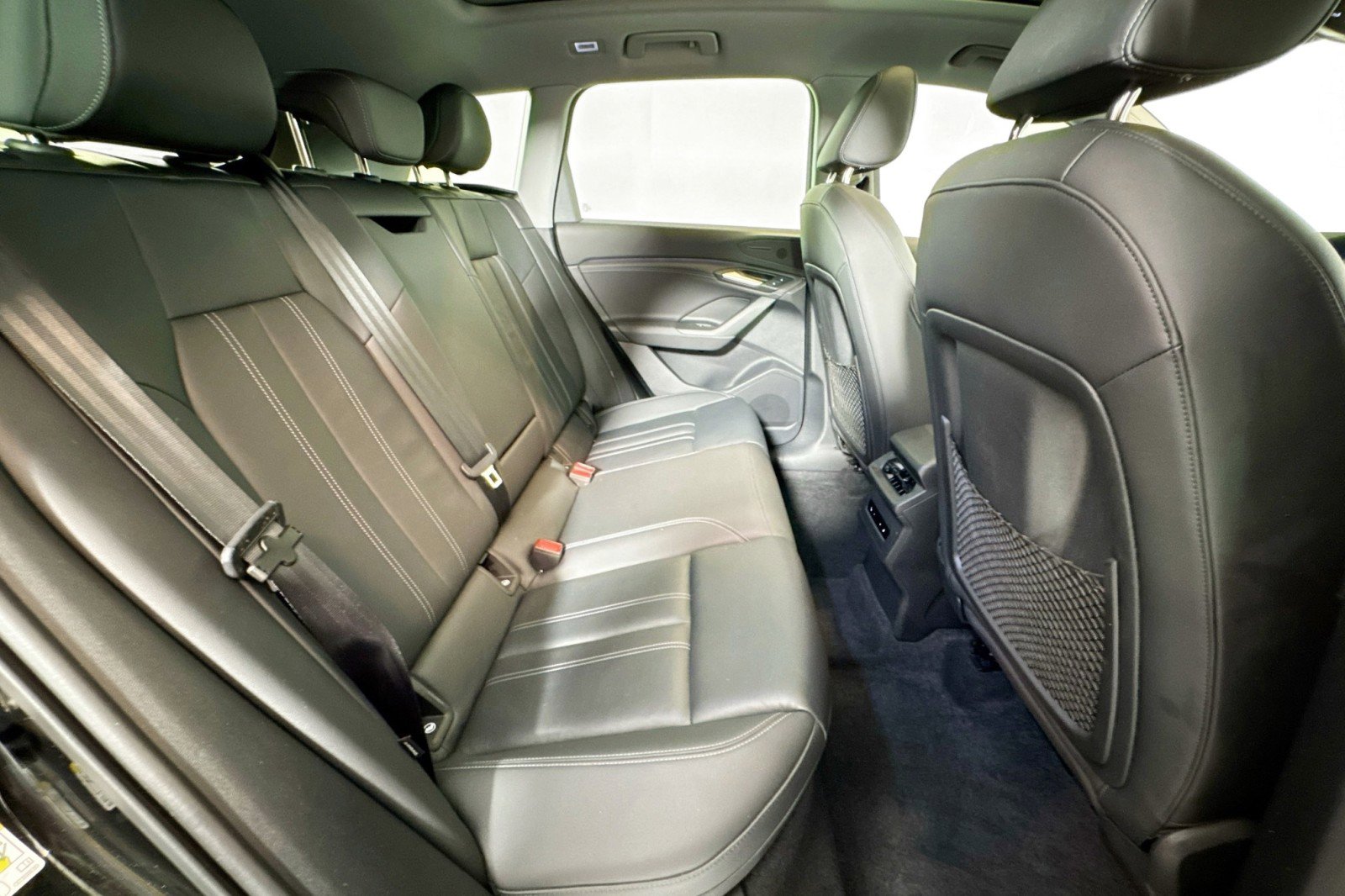 Used 2025 Audi Q6 e-tron Premium w/ Convenience Package image 25