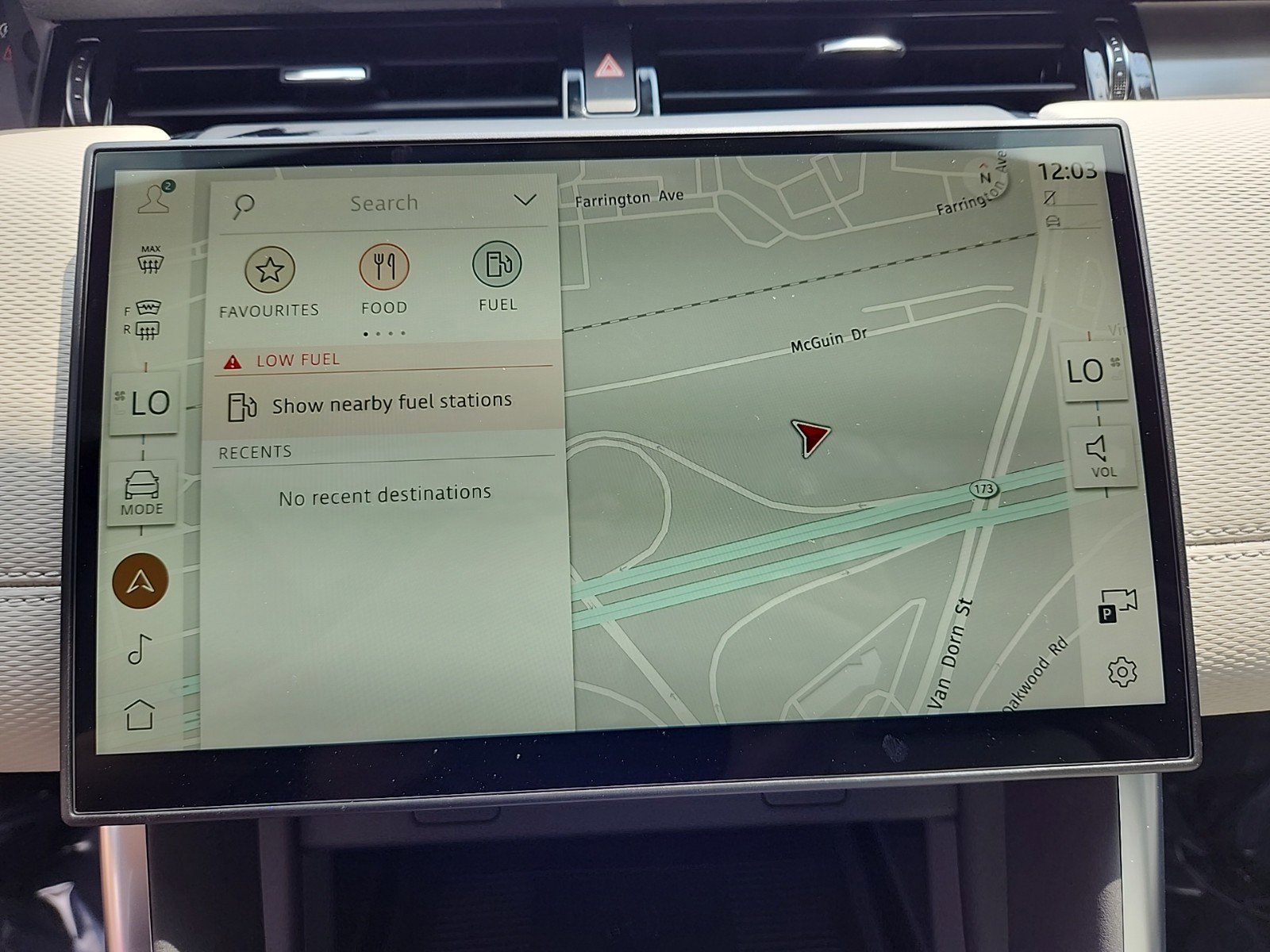 New 2024 Land Rover Discovery Sport Dynamic SE image 21