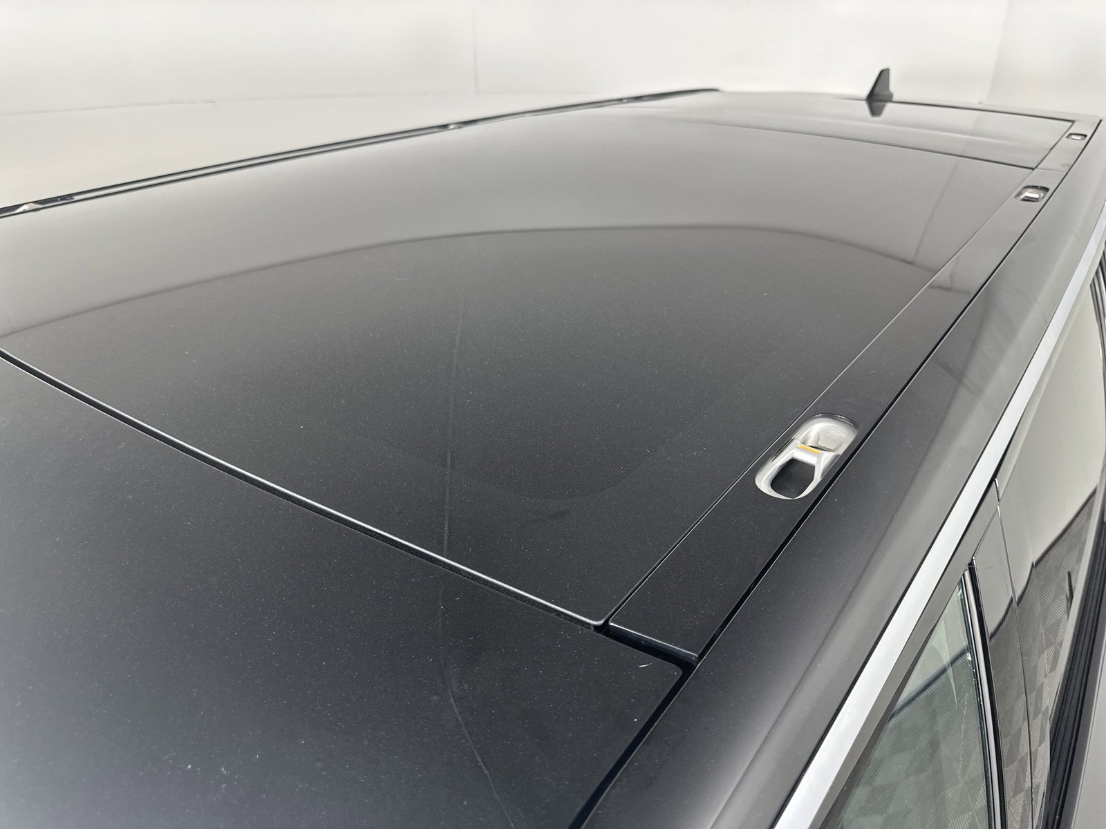 Used 2022 Rivian R1S Launch Edition image 13