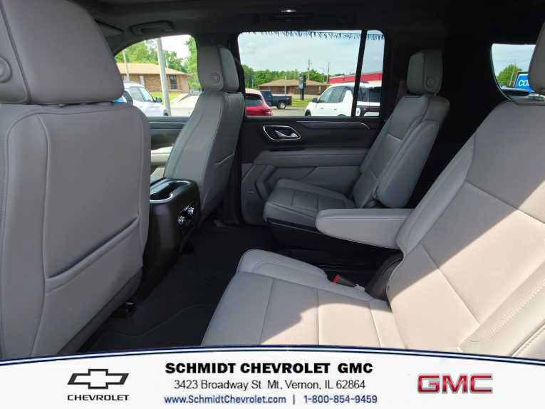 Used 2022 GMC Yukon XL SLT w/ SLT Premium Package AWD/4WD image 13
