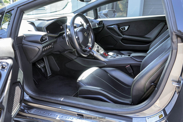 Used 2017 Lamborghini Huracan LP 580-2 RWD image 43