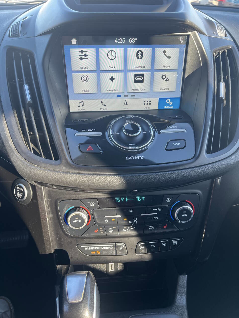 Used 2018 Ford Escape Titanium w/ Ford Safe & Smart Package image 21