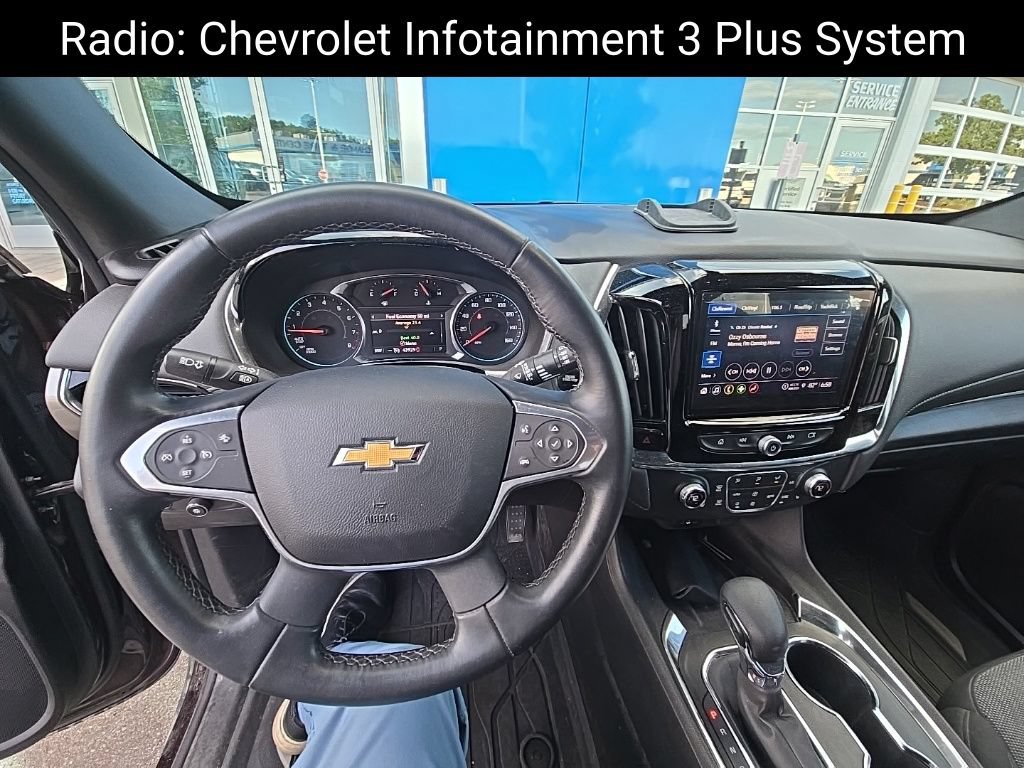 Used 2023 Chevrolet Traverse LT FWD image 16