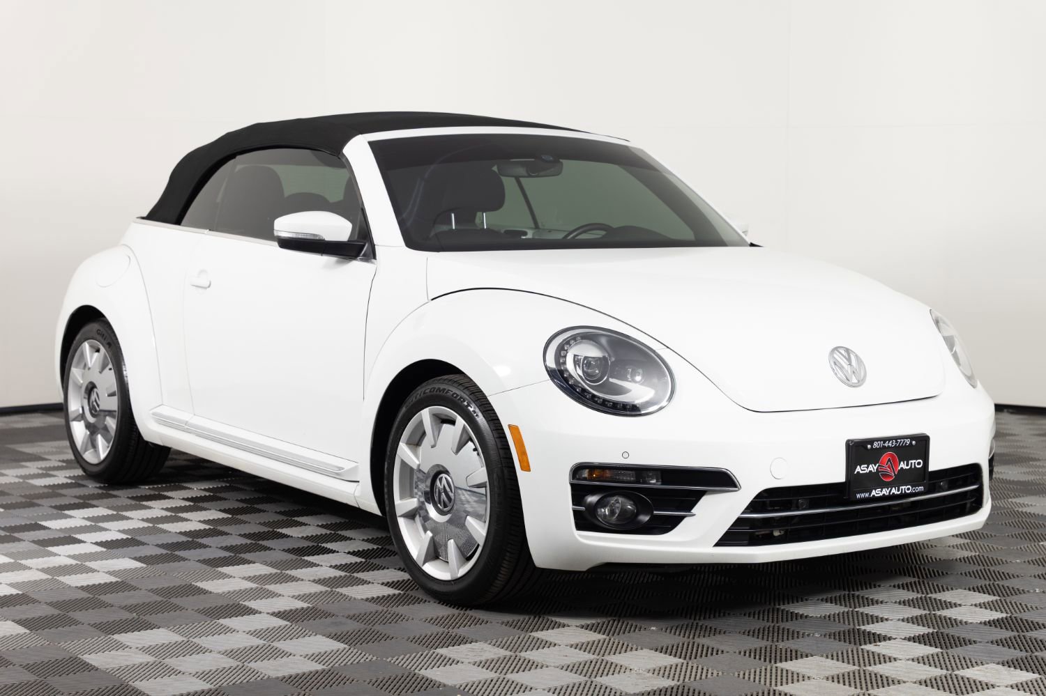 Used 2019 Volkswagen Beetle 2.0T SE w/ SE Premium Package FWD image 11
