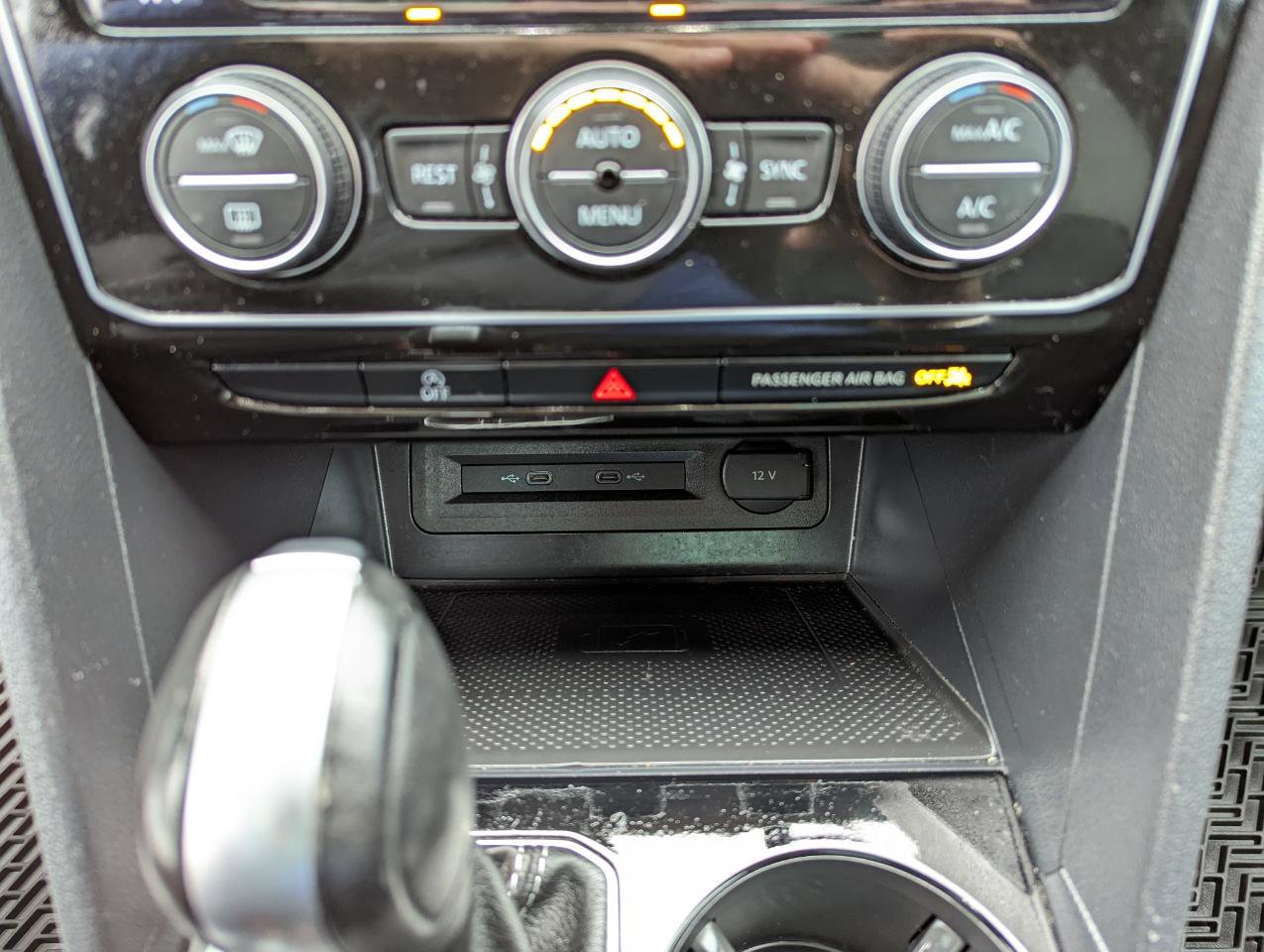 Used 2023 Volkswagen Atlas SE w/ Panoramic Sunroof Package image 25