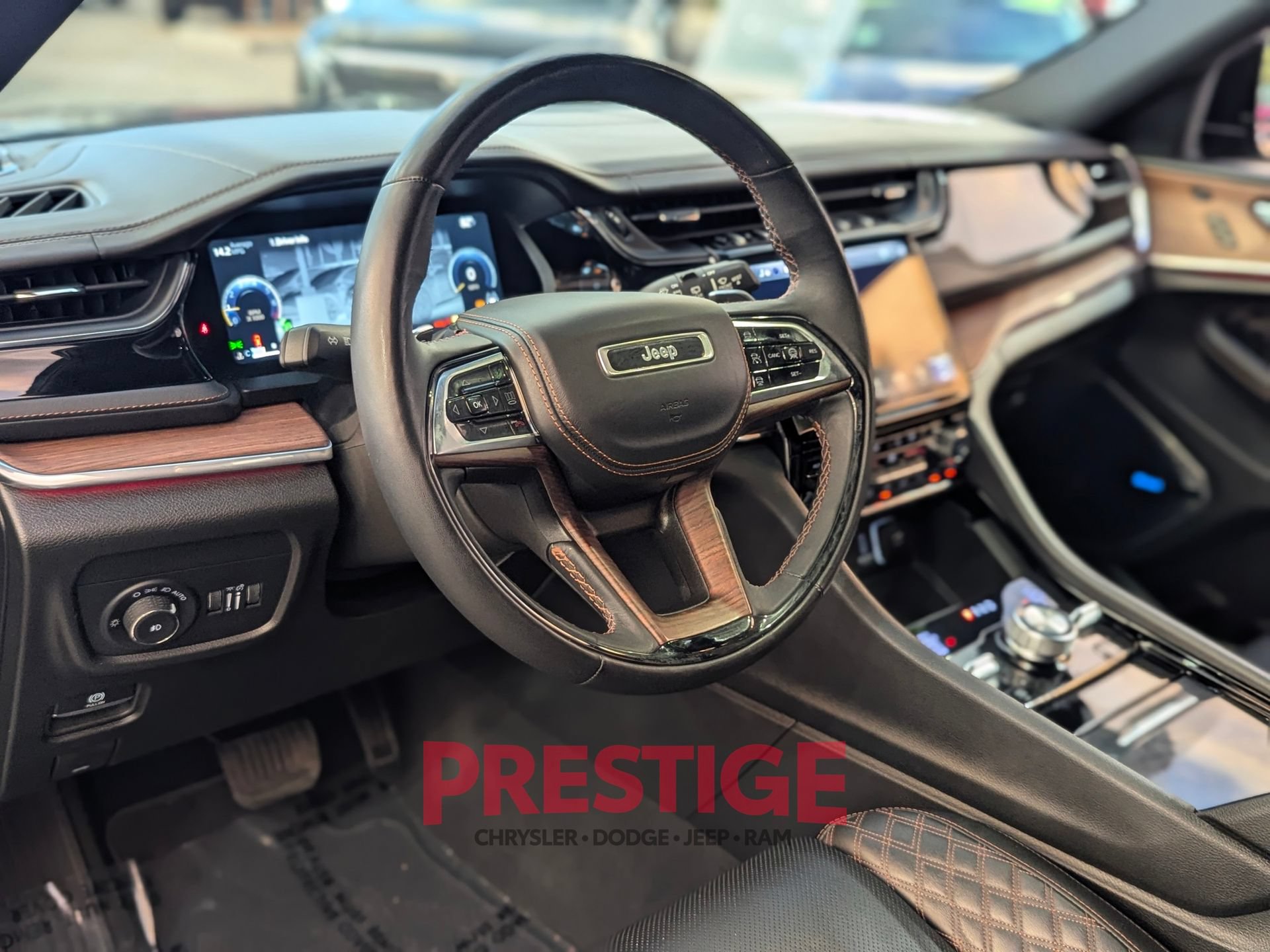 Used 2024 Jeep Grand Cherokee Summit w/ Adv Protech Group IV AWD/4WD image 14