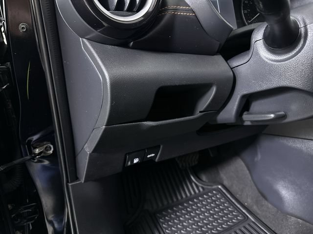 Used 2020 Nissan Kicks SR FWD image 18