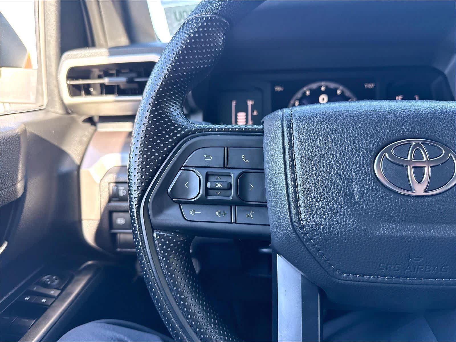 Used 2025 Toyota Tacoma SR5 AWD/4WD image 21